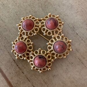 Vintage Sarah Coventry Brooch Pin Coral Peach Stone Gold Jewelry